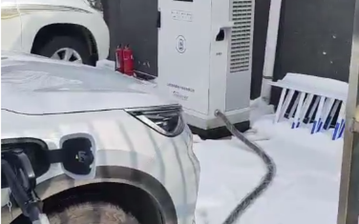 建站案例——颐翠商务中心充电站